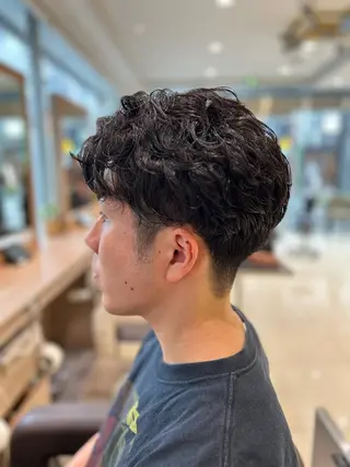 ショート パーマ メンズ ハイトーン× デザイン　Runoのヘアスタイル