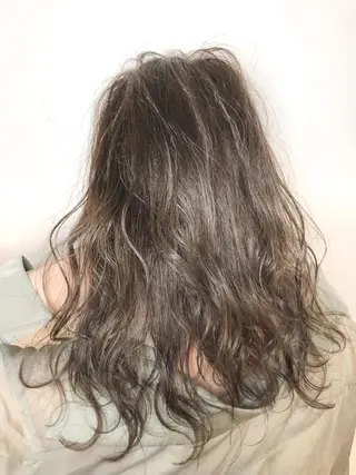 セミロング カラー m ā l o. マァロのヘアスタイル