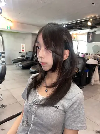 ロング AIRA/ブリーチ ‪/透明感カラーのヘアスタイル