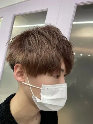 ショート カラー メンズ オフホワイトアンドなんば所属・福西 洋斗のヘアスタイル