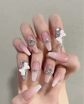 ネイル Lyna 池袋のネイルデザイン