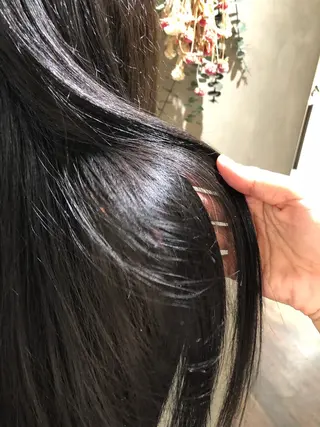 カラー 梅田ハイトーン チダ ヒナノのヘアスタイル