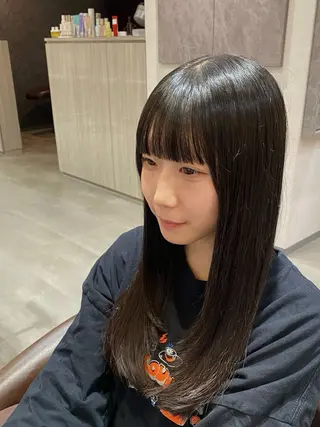 ロング 小西 由季乃のヘアスタイル