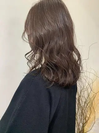 ミディアム カラー レイヤー/顔周り /AKARIのヘアスタイル
