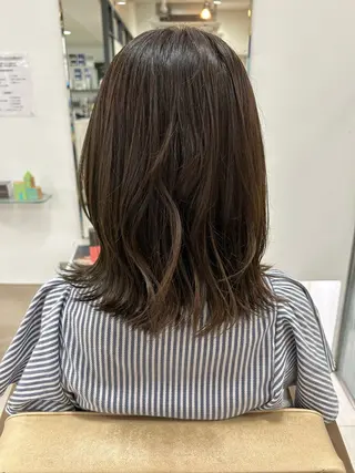 カラー 栗田 優月のヘアスタイル