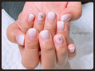 ネイル THECOLORS所属・近貞 莉奈のネイルデザイン