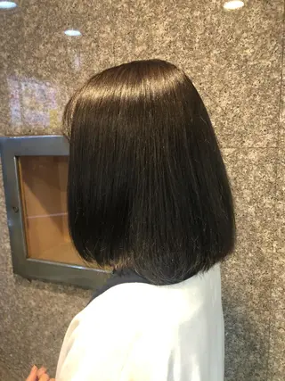 ミディアム ボブ/縮毛矯正/ レイヤー/塚田のヘアスタイル