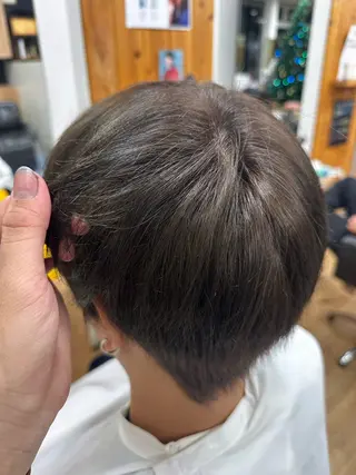 カラー メンズ 立川 芽依のヘアスタイル