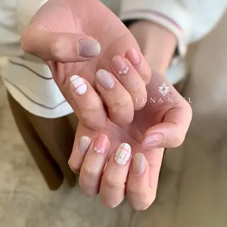 ネイル アトリエ　ミモザ所属・いまむら あかりのネイルデザイン