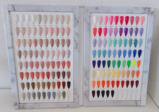 ネイル Riley 🌻のネイルデザイン