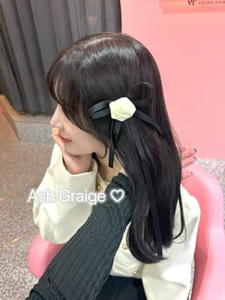 セミロング REINA𓍯/ 透明感カラー/顔周りのヘアスタイル