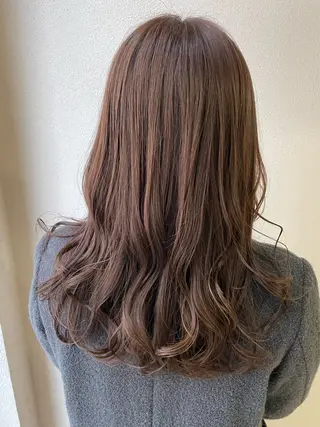 ロング カラー 沢田 瞳のヘアスタイル
