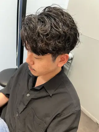 ショート パーマ メンズ ブリーチ無し白髪ぼか し/艶髪/津嘉山のヘアスタイル