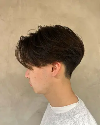 ショート センターパート /ニュアンスパーマのヘアスタイル