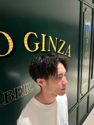 メンズ ヒロ銀座牛山 友晴のヘアスタイル