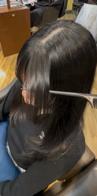 セミロング arika オケシ　リョウダイのヘアスタイル