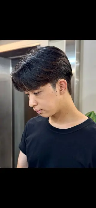 メンズ メンズ専門/センター パート/根本 彩永のヘアスタイル