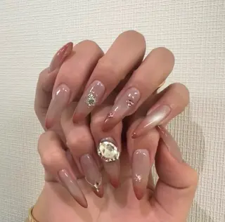 ネイル 高木 維麗絲のネイルデザイン