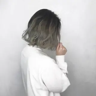 ミディアム カラー TATSUYA アートディレクターのヘアスタイル