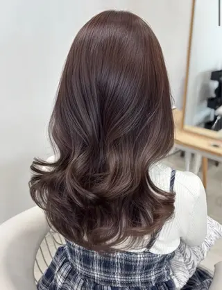 ロング 髙木 由支奈のヘアスタイル