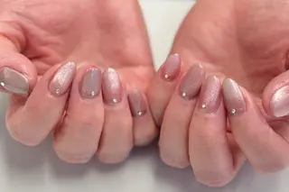 ネイル ママリンド　志村坂上店所属・しみ えんのネイルデザイン