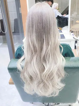 ロング カラー ヘアアレンジ 𝐑𝐈𝐍𝐊𝐀 🐣🩷のヘアスタイル