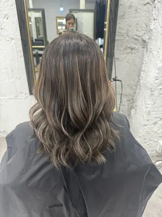 ロング カットカラー🩷 五島桜樫のヘアスタイル