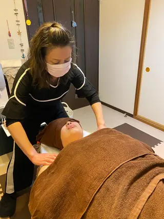 隠れ家おうちサロン 〜MALUHIA〜のエステ・リラクイメージ