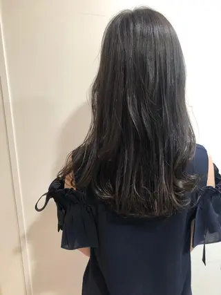 セミロング カラー MIOベージュカラー 柔らかいカラーのヘアスタイル