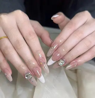 ネイル 高木 維麗絲のネイルデザイン