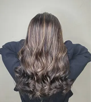 ロング L STUDIO心斎橋店所属・派手髪支持率No1 Eisukeのヘアスタイル