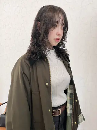 ミディアム カラー パーマ niko RINKAのヘアスタイル