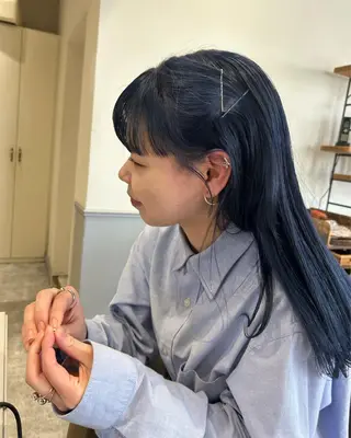 セミロング カラー sliver マツイ　レンのヘアスタイル