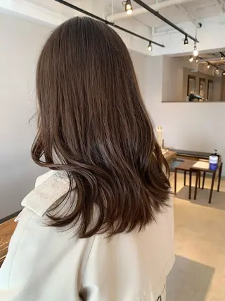 ミディアム カラー 透明感/オリーブ/ グレージュ/YUKAのヘアスタイル