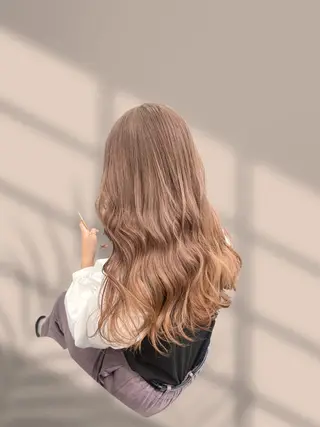 ロング カラー くすみミルクティー／ ブラウン🪡TOWAのヘアスタイル