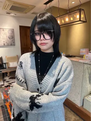 カラー YUI/レイヤー/ ハッシュカットのヘアスタイル