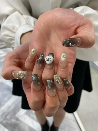 ネイル Shiori･:* 💫のネイルデザイン