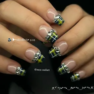 ネイル ⁸ᵃᵖᵖʸ🐝⋆゜ MöEのネイルデザイン