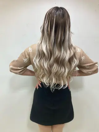 セミロング カラー パーマ ヘアアレンジ メンズ キッズ ネイル マツエク・マツパ アイブロウ 🌟ブリーチ特化型 ハイトーンカラー🌟のヘアスタイル