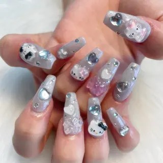 ネイル ゴテゴテ💙ワンホン リオナのネイルデザイン