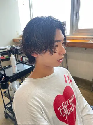 ミディアム パーマ メンズ RIN／韓国ヘア レイヤーカットのヘアスタイル