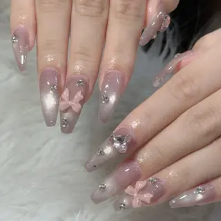 ネイル LAVISH nanamiのネイルデザイン