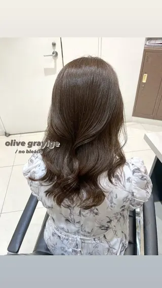 セミロング カラー mako︴ Euphoriaのヘアスタイル