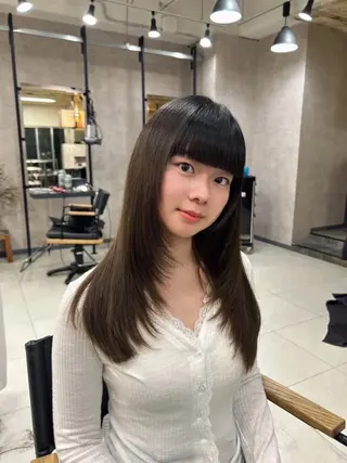 ロング 韓国レイヤーカット/ ハイトーン/マアヤのヘアスタイル