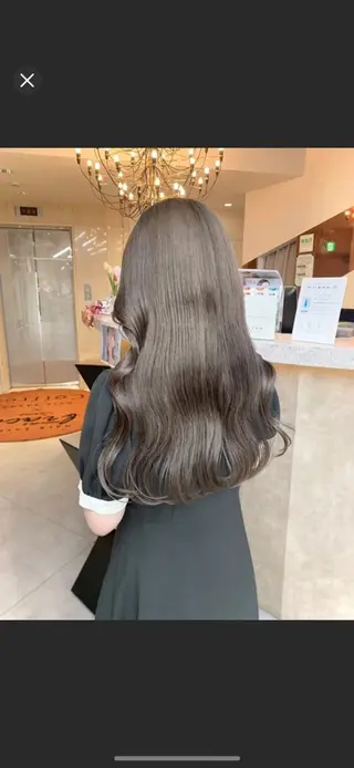 ロング 岩岡 つなみのヘアスタイル