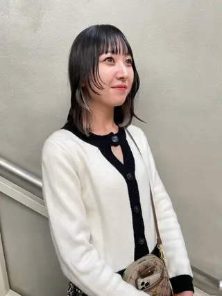 セミロング カラー 佐藤 永夏のヘアスタイル