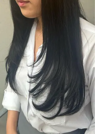 ロング 浅倉栞 /透明感カラーのヘアスタイル