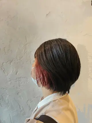 ショート カラー 薄葉 美菜子のヘアスタイル