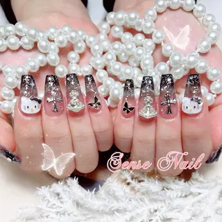 ネイル Kurieitibu 🍬Byu~tīのネイルデザイン