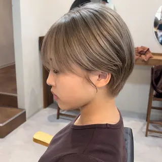 ショート 山口 摩七斗のヘアスタイル